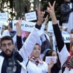 خريجو-التمريض-يحتجون-على-شح-المناصب