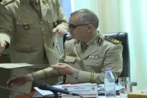 الجزائر تعتقل الجنرال الهارب ناصر الجن