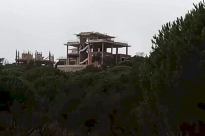 غابة مديونة بطنجة.. أعمدة إسمنتية تزاحم الأشجار!