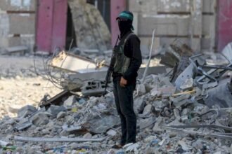 بضغط من ترامب.. هل تعيد إسرائيل مقاتلي القسام العالقين