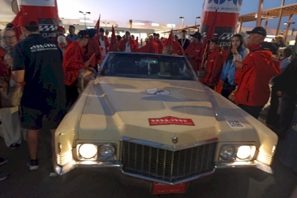 اختتام رالي المسيرة الخضراء للسيارات العتيقة بالعيون