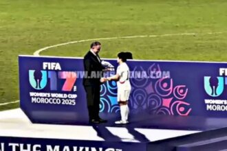 في غياب المنتخب الوطني.. لقجع والوزير برادة يسلمان لاعبات منتخب كوريا الشمالية جوائز البطولة