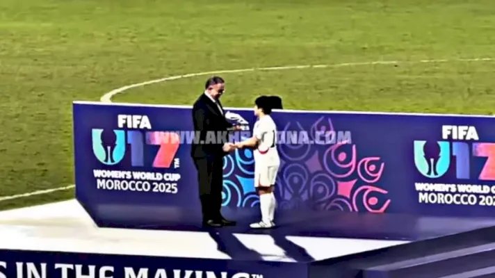 في غياب المنتخب الوطني.. لقجع والوزير برادة يسلمان لاعبات منتخب كوريا الشمالية جوائز البطولة