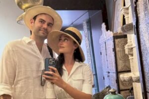 الممثلة التركية إسراء بلجيتش تختار مدينة مراكش لقضاء عطلتها -صور