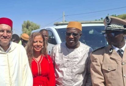 المغرب يسلم السنغال سيارات إسعاف مجهزة