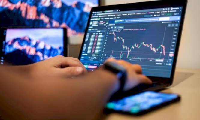 سبعة أمور يجب أن تعرفها عن تكاليف السواب والـرول أوفر في تداول الفوركس