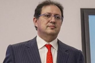 تحد يواجه آيت منا لإنهاء الارتباط ببعض اللاعبين في الوداد