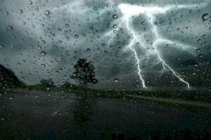 منخفض كلوديا يعيد الأجواء الشتوية إلى المغرب ويبث الفرح في نفوس المواطنين