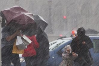 طقس الجمعة: هذه المناطق المعنية بالأمطار الرعدية والرياح القوية بالمغرب