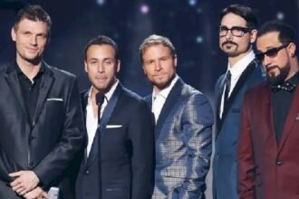 باك ستريت بويز في قبة Sphere لاس فيغاس: جيل الألفية وتحولات العالم بين الحنين والإلهاء