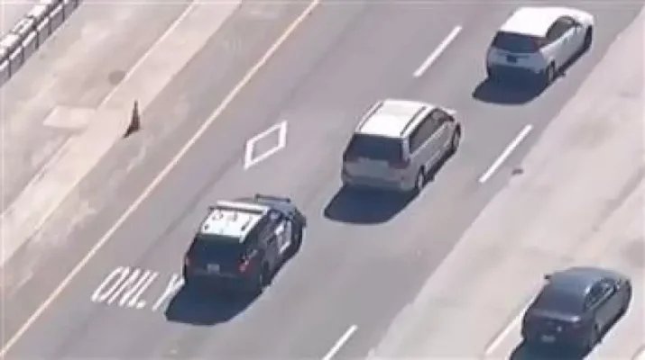 مطاردة درامية .. الشرطة الأمريكية تفشل بالقبض على امرأة سرقت سيارة وهربت إلى المكسيك (فيديو)