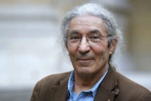 صنصال يروي تفاصيل عزله داخل السجن الجزائري