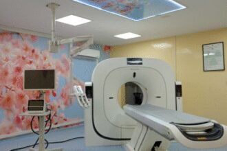 سيدة من تطوان تتشبث بالأمل في كشف لغز اختفاء ابنتها من مستشفى فاس قبل 26 سنة