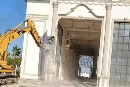 توقيف عامل إقليم النواصر وباشا بوسكورة بسبب شبهات اختلالات في ملفات التعمير بعد هدم الكريملين