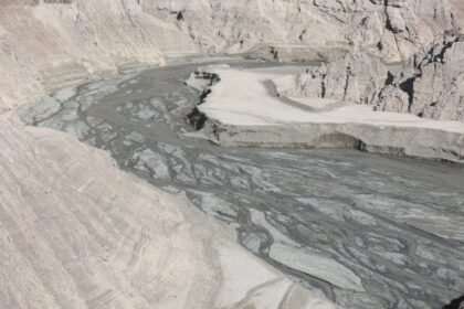 بسبب موجة الجفاف.. إيران تجري عمليات تلقيح للسحب