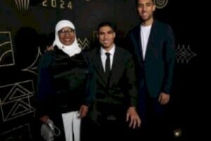 حصري  نبيل حكيمي الحاضر الغائب في ليلة التتويج الإفريقية  !