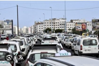 ارتباك في حركة الطاكسيات بإقليم اشتوكة يشعل غضب المواطنين وسط مطالب بحلول عاجلة