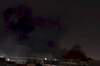 صرخة بيئية بأكادير .. احتراق الإطارات يخنق أخليج ويكشف أزمة التلوث في ضواحي المدينة