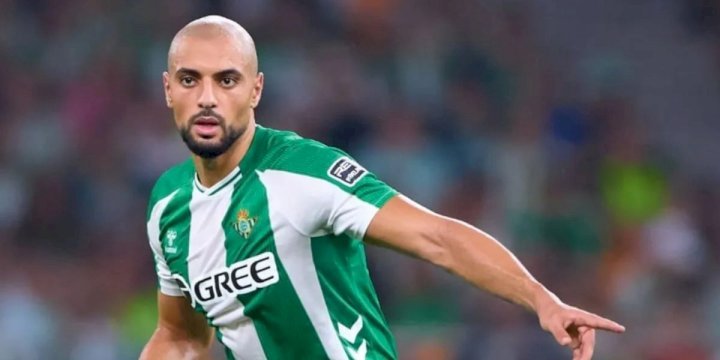 أمرابط يعلق على مستقبله داخل ريال بيتيس