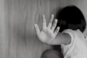 تلاميذ يغتصبون جماعيا زميلتهم ويصورون تفاصيل الجريمة