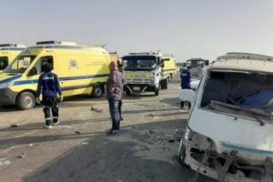 مصرع أسرة كاملة في حادث سير مروع بمصر