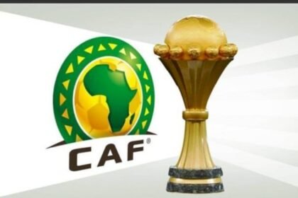 مجسم كأس إفريقيا للأمم يخطف الأضواء في لندن قبل وصوله إلى المغرب