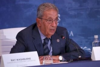 عمرو موسى يشيد برؤية الملك من أجل سلام دائم في الشرق الأوسط