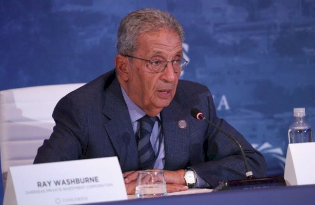 عمرو موسى يشيد برؤية الملك من أجل سلام دائم في الشرق الأوسط