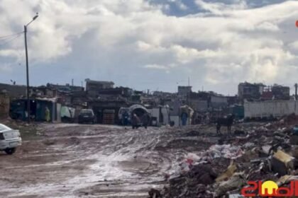 سكان كاريان الرحامنة بالبيضاء.. معاناة في رحلة الشتاء والصيف