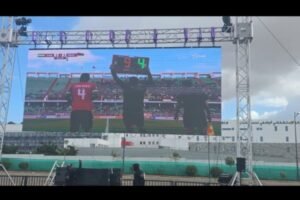 فان زون أكادير: السلطات تبتكر حلولا ذكية لاحتواء شغف الجماهير خارج أسوار الملعب الكبير