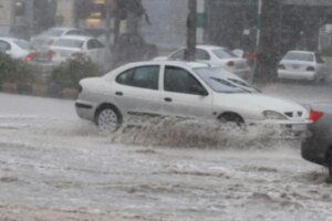 طقس الإثنين.. أمطار وثلوج ورياح قوية بهذه المناطق المغربية