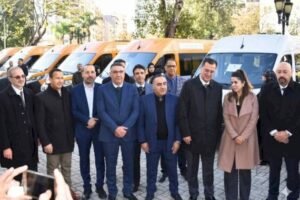 الوالي التازي يشرف على تسليم 7 حافلات لتلاميذ العالم القروي والفئات الهشة بعمالة طنجة أصيلة