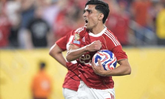 الأهلي المصري يضغط على بنشرقي للعودة إلى القاهرة