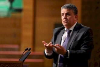 بعد مشاداته مع حيكر.. حامي الدين يطالب وهبي بالاستقالة بسبب عجزه عن (ضبط لسانه)