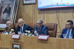 وجدة.. والي جهة الشرق يعقد لقاء تواصليا مع رئيس ومنتخبي الجماعة لبحث معيقات التنمية