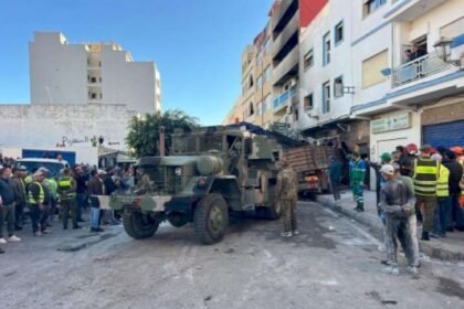 مصرع 4 أشخاص وإصابة 9 في اصطدام مروع لشاحنة كبيرة بمقهى بالفنيدق