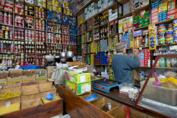 مزور يوضح كيف يساهم “مول الحانوت”في النسيج الاجتماعي والاقتصادي