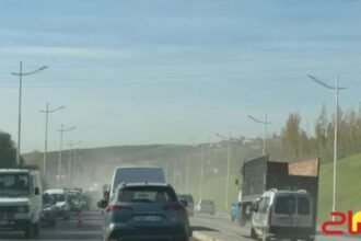 ازدحام وفوضى مرورية بمدخل تطوان بسبب أشغال تزفيت الطريق وعدم احترام مسار التحويلات