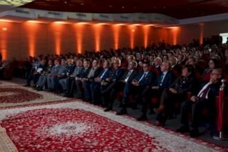 Le ministre du Transport et le gouverneur de Nouaceur remettent les diplômes aux lauréats de lAcadémie Mohammed VI de lAviation Civile