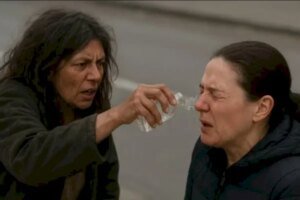 رفضت إعطاءها صدقة.. متسولة ترش سيدة بمادة حارقة ومحكمة طنجة تصدر حكما صارما