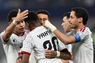 المنتخب الإماراتي يطيح بالجزائر ويضرب موعدا مع المغرب في نصف نهائي كأس العرب