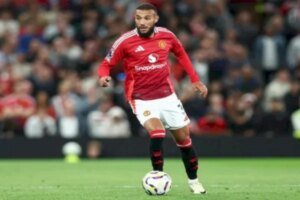 مزراوي يثير أزمة في مانشستر يونايتد