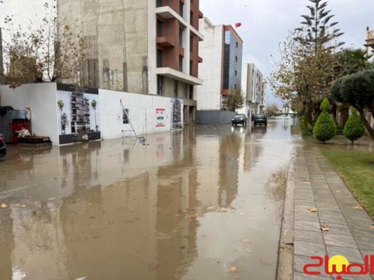 أمطار قليلة تغرق شوارع تطوان