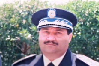 الكومسير يوبي المسؤول الهادئ