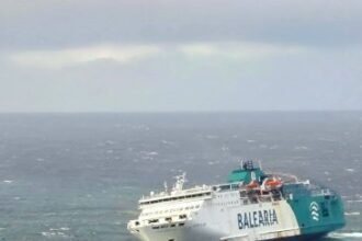 عاصفة بحرية تحول رحلة بين سبتة “المحتلة” والجزيرة الخضراء إلى فوضى داخل باخرة وتخلف خسائر كبيرة