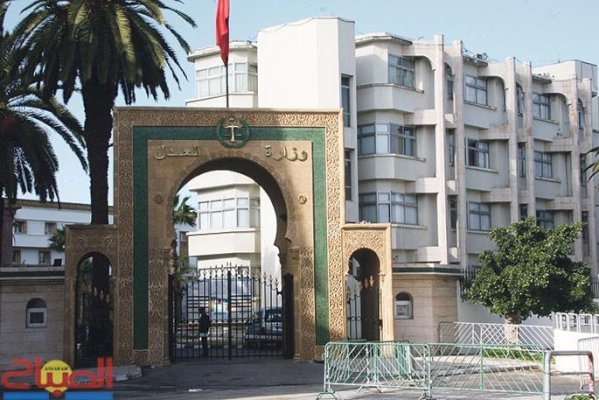 لوبيات تتحكم في مزادات المحاكم