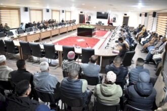 تاوريرت .. عامل الإقليم يترأس اجتماع اللجنة المكلفة بتحديد المباني الآيلة للسقوط