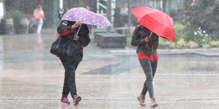 أمطار وثلوج ورياح قوية غدا الثلاثاء بعدة مناطق بالمغرب
