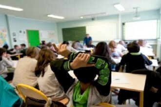 سوء الأحوال الجوية يعلق الدراسة بالقنيطرة