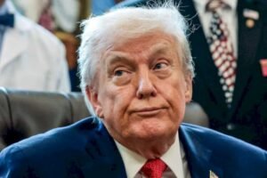 ترامب: نيويورك تايمز عدو حقيقي وتهديد لأمننا القومي